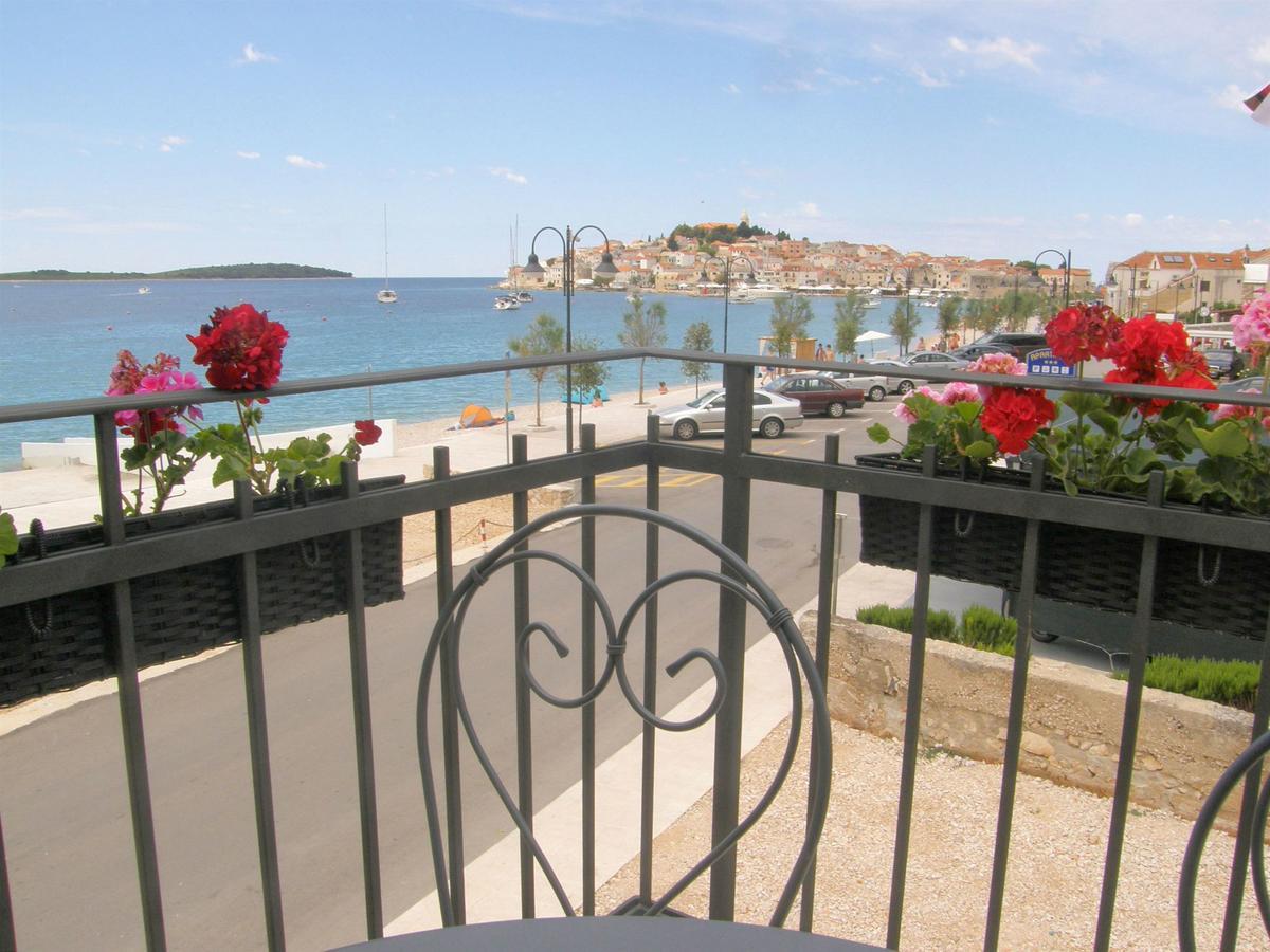 Apartments Mare Primošten Eksteriør bilde