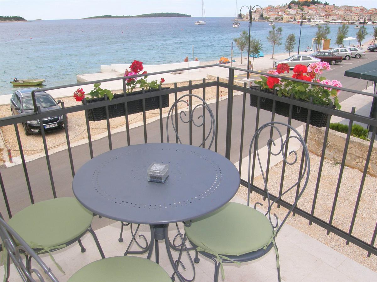 Apartments Mare Primošten Eksteriør bilde