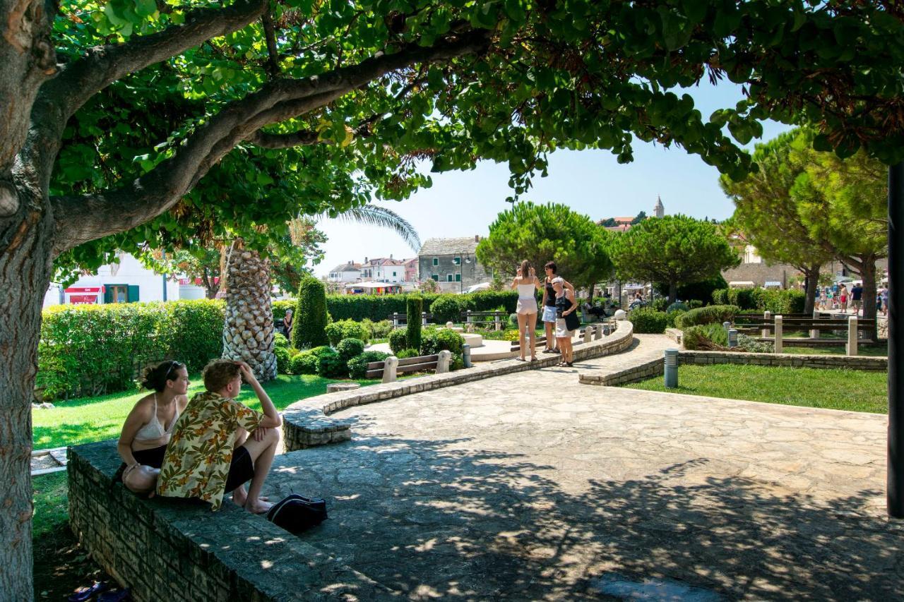 Apartments Mare Primošten Eksteriør bilde